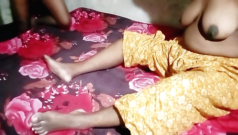 Bhabhi anal sex in bed as she puts the dick inside her