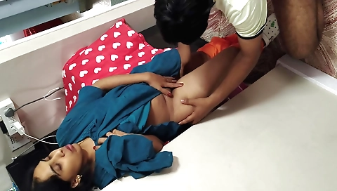 Amateur hindi porn movie with a chubby brunette hottie