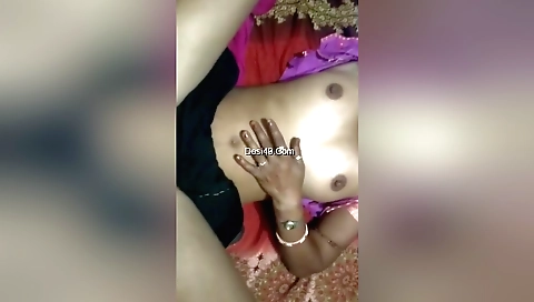 Indian amateur pussy fucking video with hairy pussy