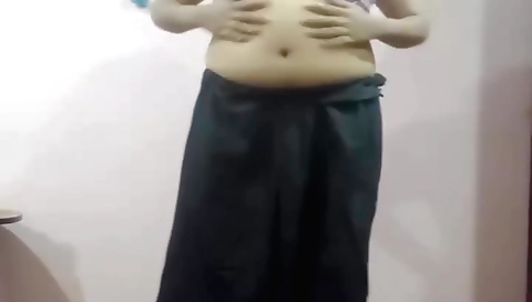 Brunette milf masturbating on webcam in homemade porn