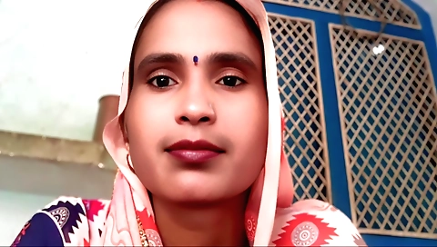 Sexy dress and bra for a beautiful indian solo video