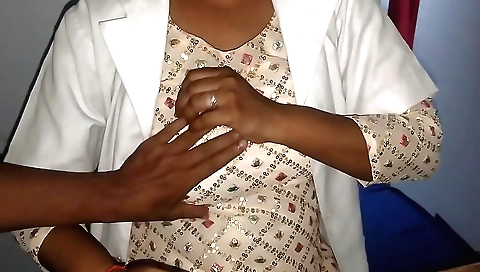 Indian girl loves fucking a doctor in amateur video