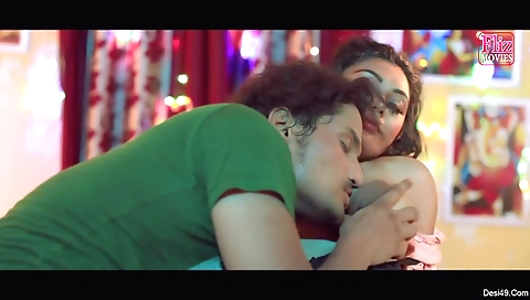 Brunette babe is playing with her camera on a net video