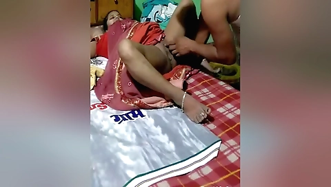 Indian cpl takes it in her mouth after getting cumshot