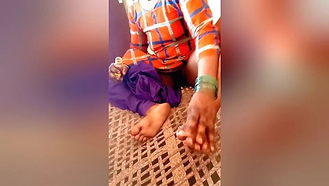 Indian slut with a hairy pussy and a big ass doing her thing