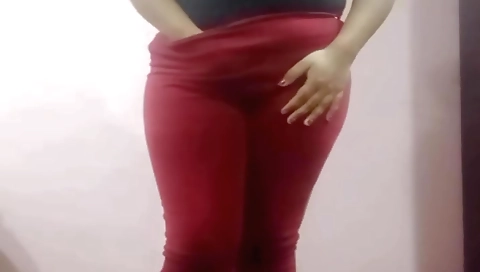 Indian girl masturbating on cam in homemade solo video