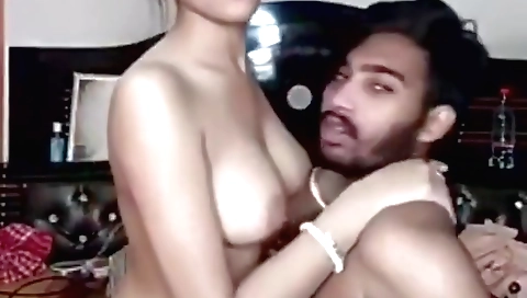 Indian amateur couple making a sexy homemade video