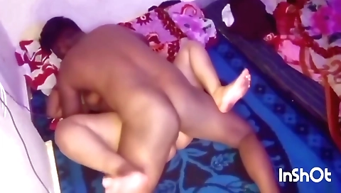 Indian bhabhi is a hot girl and she gets horny at home