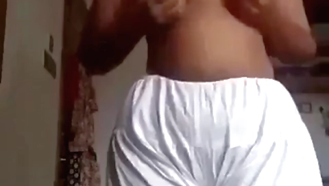 Amateur brunette hairy hairy teen play with her shaved pussy