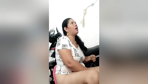 Chatty mature indian teen sucks off and gets a blowjob