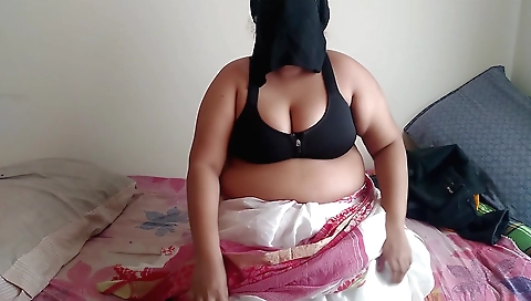 Bhabhi ne apni badi badi dudh devar ko pilay kore kya jab bhabhi sex