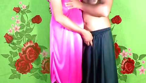 Hindi girl showing her hotness in a sexy sex video