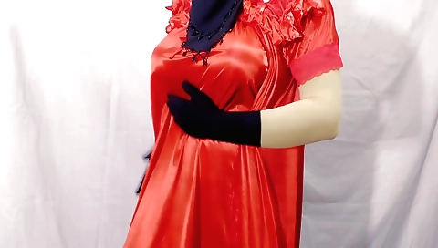 Indian housewife enjoys sex and dancing in her bedroom