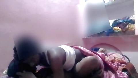 Padosan bhabhi ko ghar me jakar choda dance ko chodaa