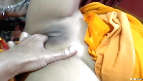 Desi wife fingered and fanned by hubby in this video