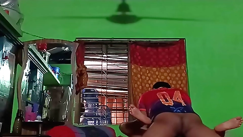 Indian amateur porn video features the sexy brunette