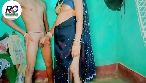 Bhabhi girl gives a big cock in her mouth and pussy