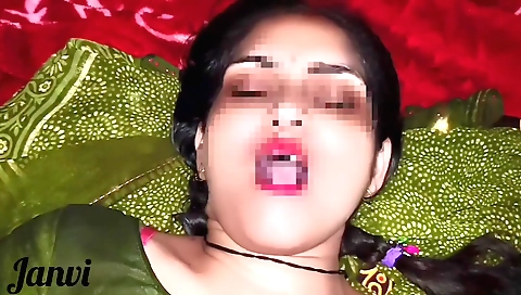 Kinky brunette girl fucks her hairy snatch in a hot hd video