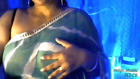 Indian brunette with a nice pair of big tits makes a solo video