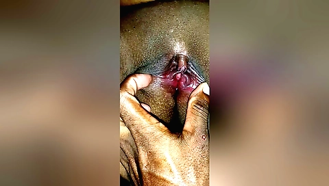 Indian hot girl masturbates her pussy with fingers