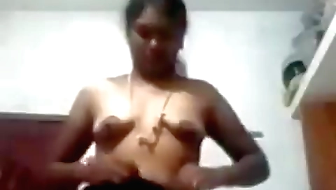 Indian girl shows her body in a beautiful amateur vid