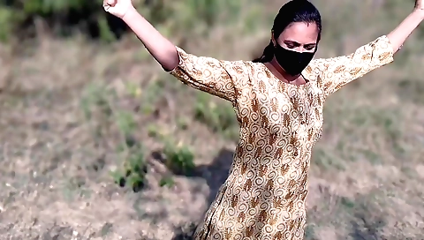 Indian girl with small tits enjoys a hot outdoor sex