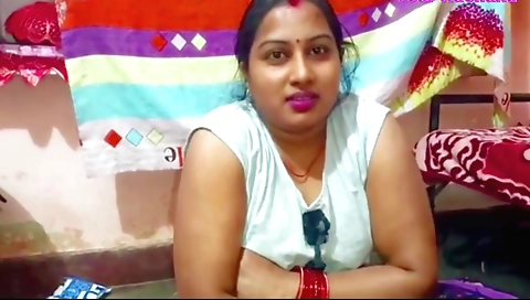 Hot amateur brunette with hairy bush in the porn clip