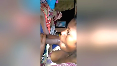 Indian bhabhi sucks and gets her pussy filled with semen