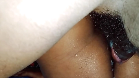 Indian slut with hairy pussy gets fucked on the web cam