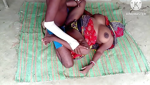 Amateur teen with big boobs in desi bhabhi ki chudai ki