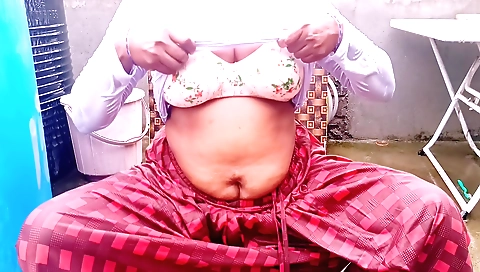 Indian maid stepdaughter fucks house owner in her room