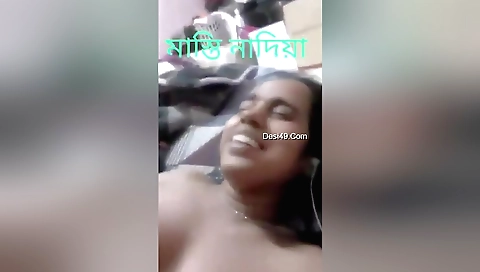 Indian brunette solo video show her big boobs and pussy