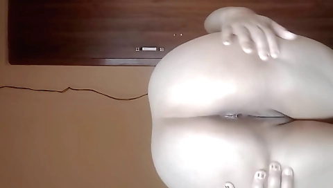 Webcam sex with a blonde chick squirting all over her