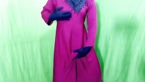 Indian housewife takes her moment of joy inside herself