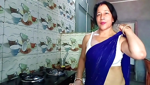 Indian woman tries to penetrate her ass on the bed sheet