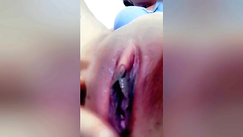 Solo female masturbation video with a big ass girl