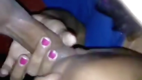 Indian hottie has sex with her husband in amateur porn video