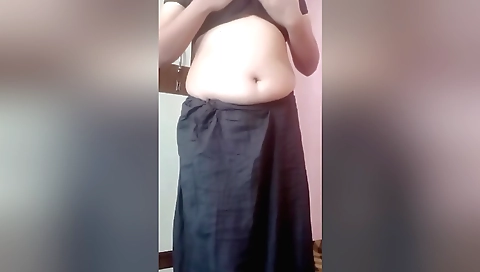 Indian girl masturbating with her big ass on webcam