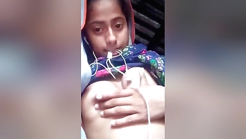 Indian amateur girl shows her hairy pussy in shower