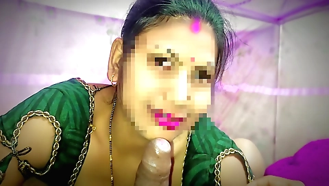 Indian big tits pornstar makes big cumshot porn video