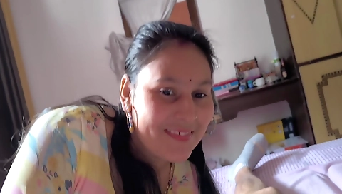 Indian mature gets her dick deepthroat and creampied