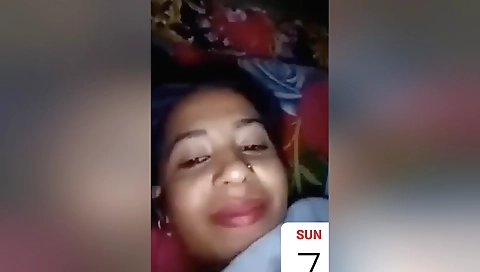Indian solo amateur sex video shows girl wearing a swimsuit