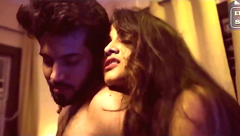 Mai Mai goes home and has some quick blowjob with her lover