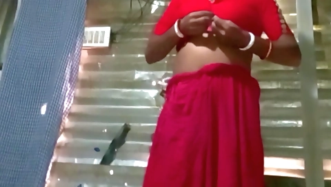 Indian girl in a sexy outfit gets her pussy fucked