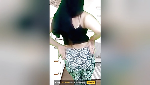 Steffi blonde takes off her clothes and starts fucking