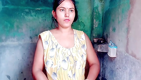 Indian girl with small tits and a beautiful face makes husband