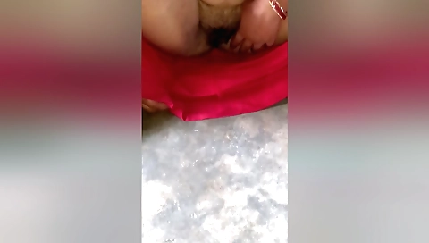 Indian hairy girl has a nice amateur blowjob and pussygie