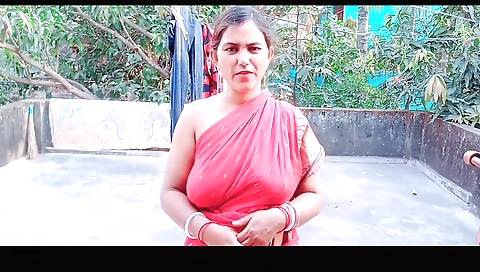 Beautiful brunette fucks on the bed in an amateur video