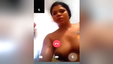 Sexy babe takes bath and plays around on the webcam