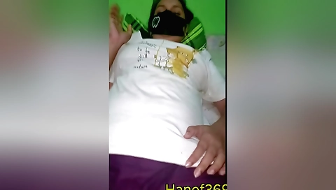 Indian brunette amateur porn video with a creampie